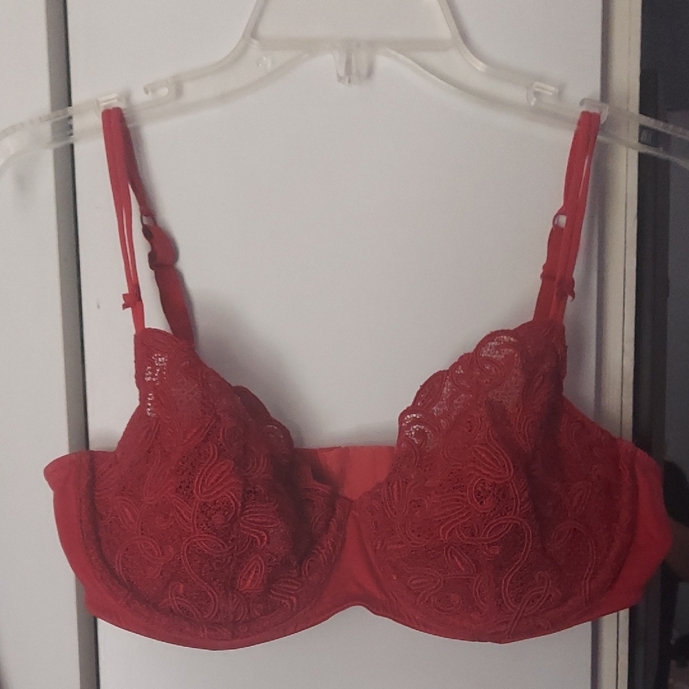 Victoria's Secret Red Lace Full-Coverage Bra